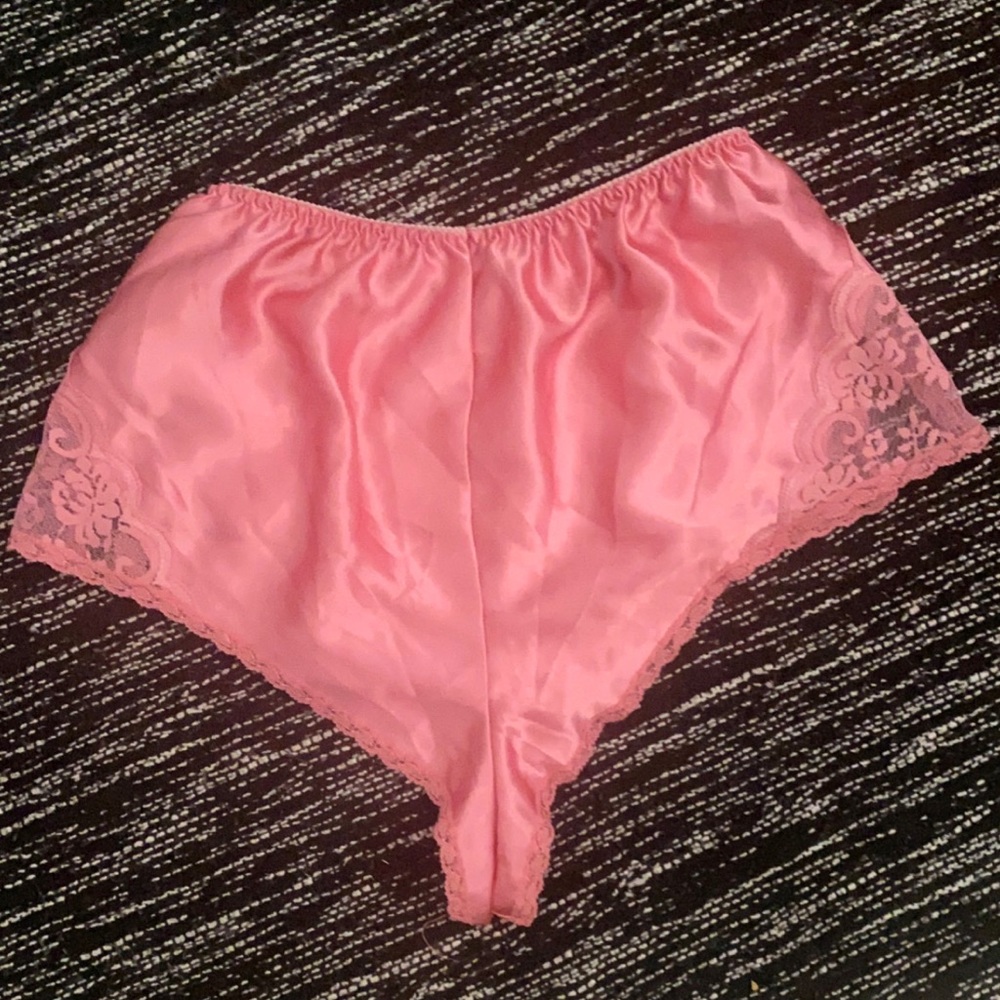Vintage Pink Lace pijama shorts. Size Small.